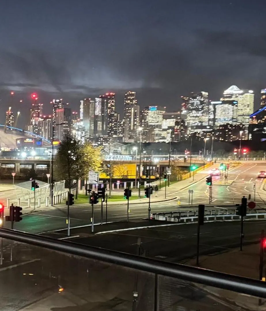 Luxury Dockview 3 Beds Excel London 아파트